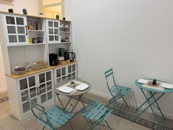 Desayuno de autoservicio incluido todos los días