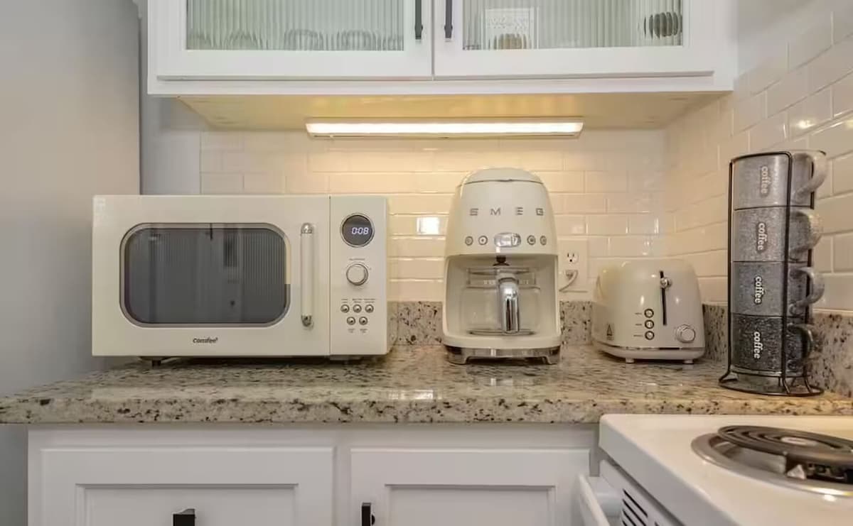 Photo 10 of NEW LISTING / Charming 2-bedroom cottage in wonderful St. Augustine w/ WiFi, AC