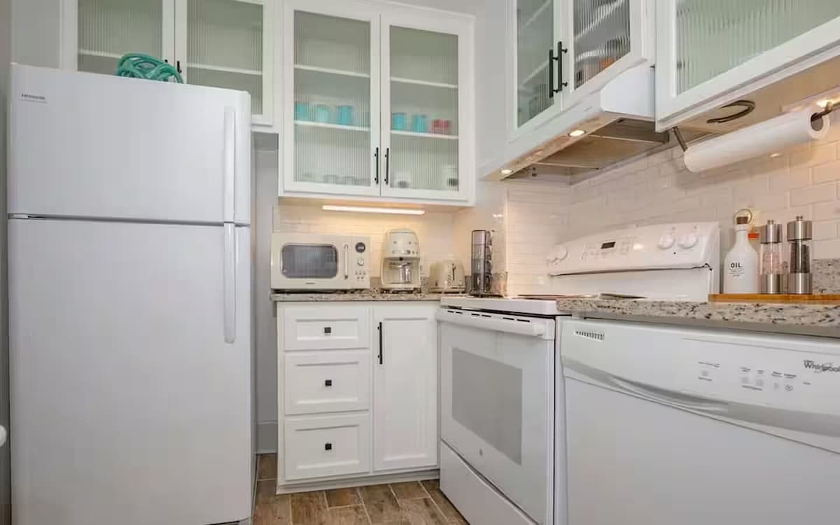 Photo 9 of NEW LISTING / Charming 2-bedroom cottage in wonderful St. Augustine w/ WiFi, AC