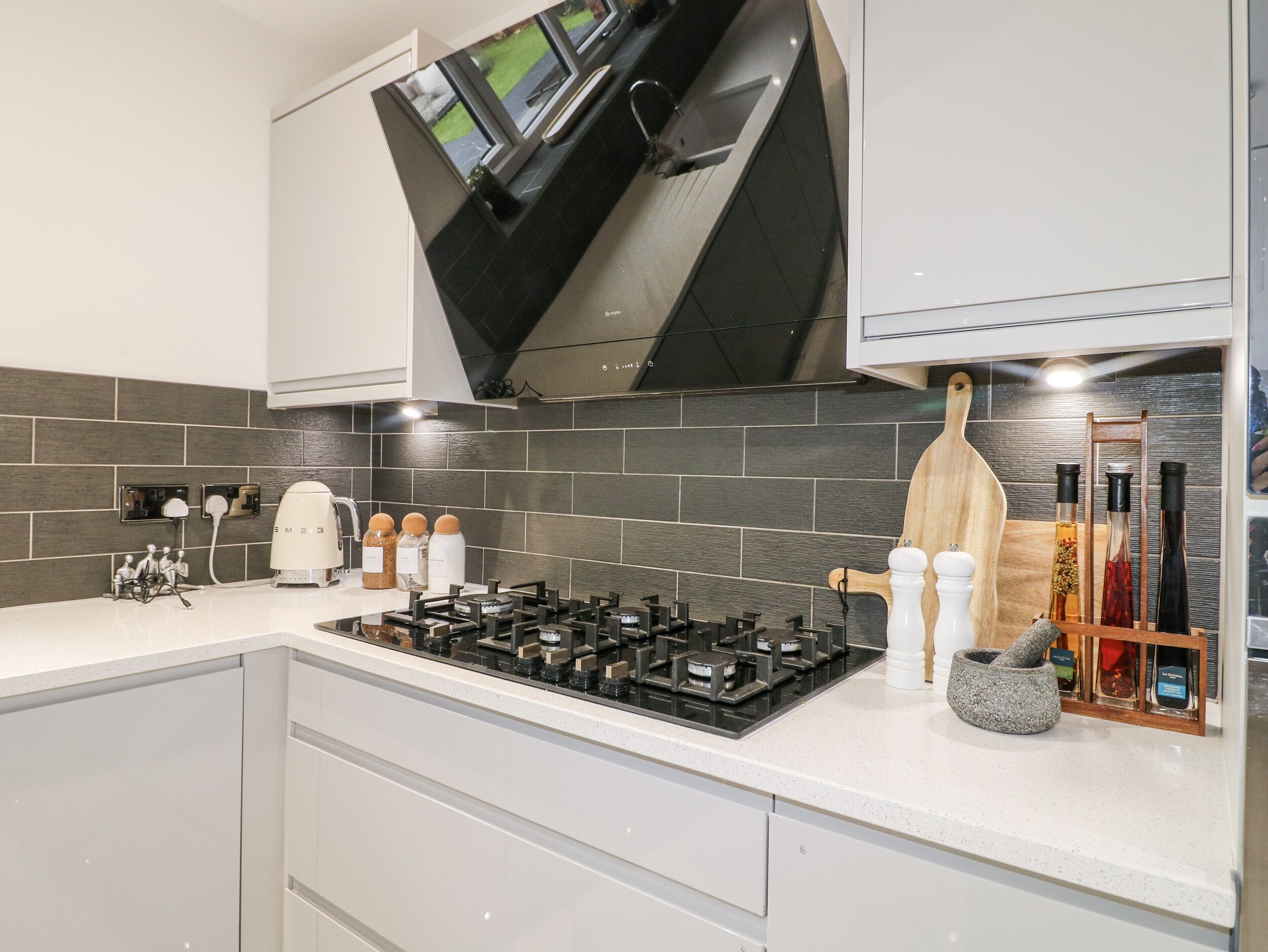 Dishwasher, cookware/dishes/utensils