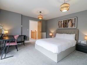 4 bedrooms, individually decorated, individually furnished, free WiFi