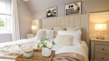 4 bedrooms, WiFi (free), individually decorated, individually furnished