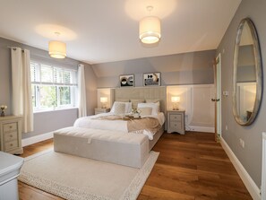 4 bedrooms, individually decorated, individually furnished, free WiFi