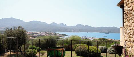 House, 3 Bedrooms, Sea View | Water view