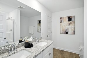 تجهيزات دش، مجففات شعر، مناشف