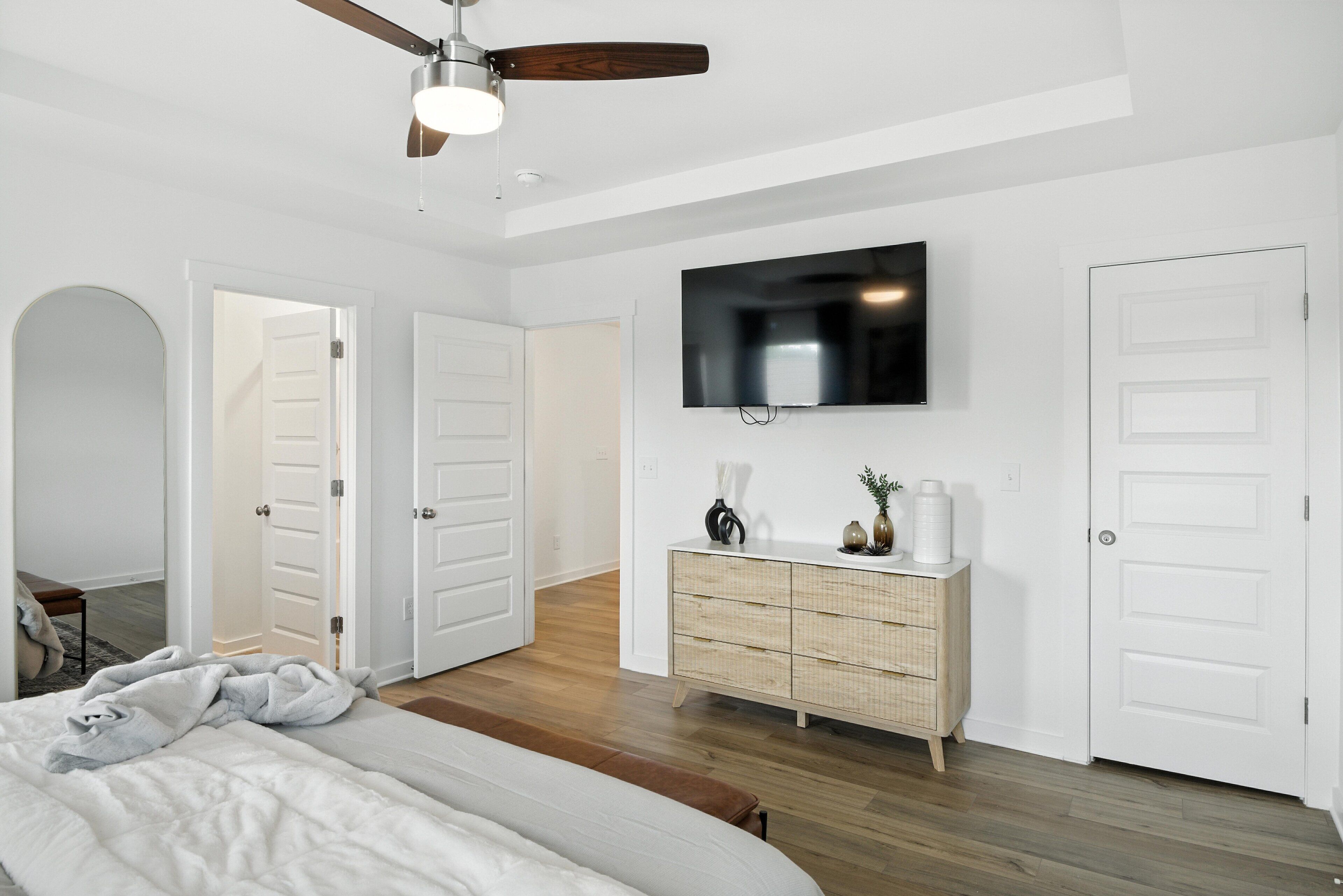 3 bedrooms, iron/ironing board, WiFi, bed sheets