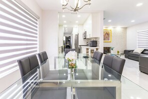 Dining - ‼️Stylish 3BR Home • BBQ  • Near Top Attractions (Miami Gardens)