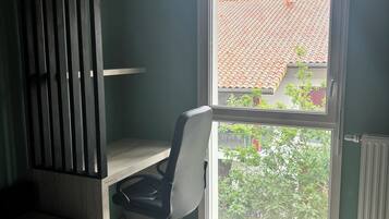 1 chambre, fer et planche à repasser, Wi-Fi, draps fournis