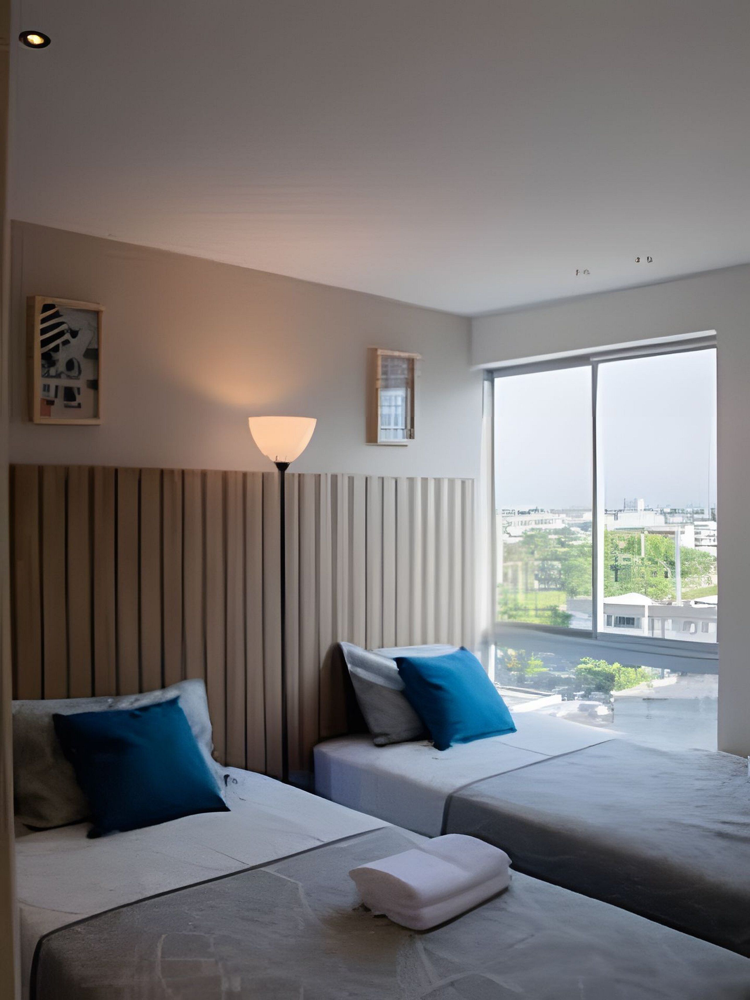 Iron/ironing board, free WiFi