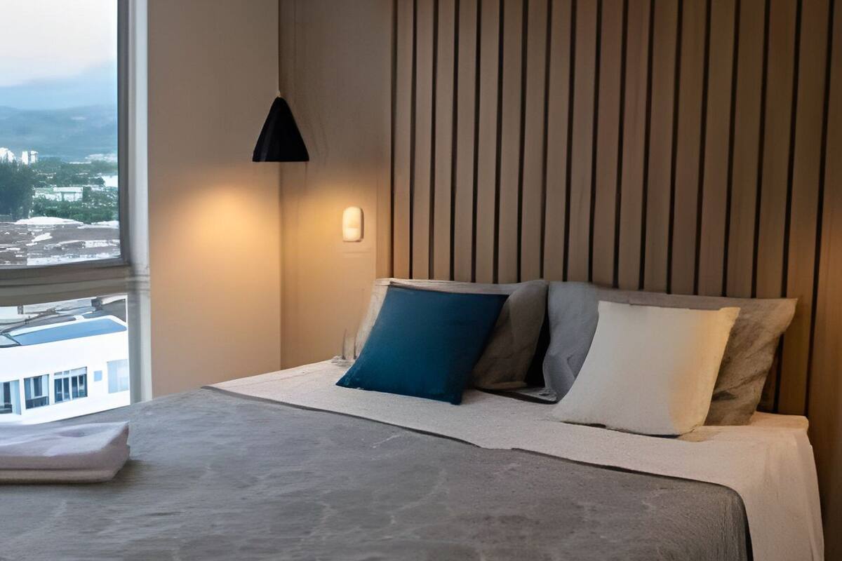 Iron/ironing board, free WiFi