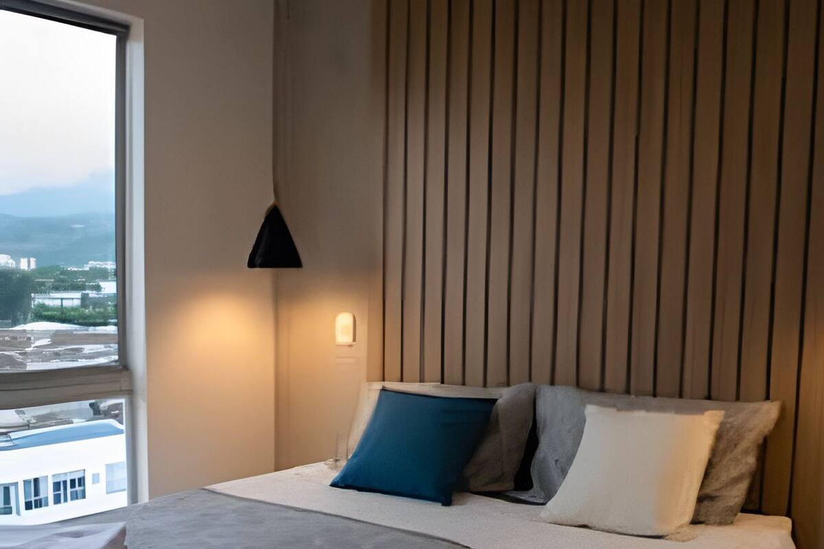 Iron/ironing board, free WiFi