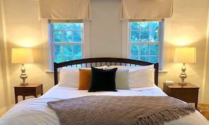 Klassieke driepersoonskamer | Luxe beddengoed, pillowtop-bedden, individueel gedecoreerd