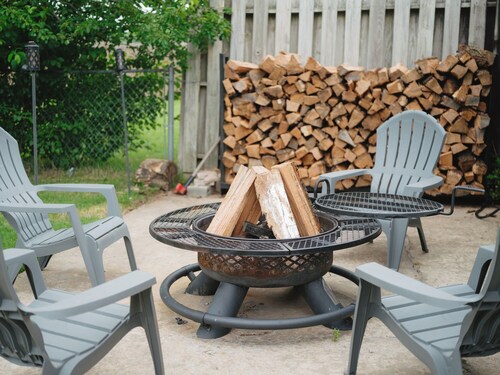 Near Razorback Stadium & Attractions, Firepit