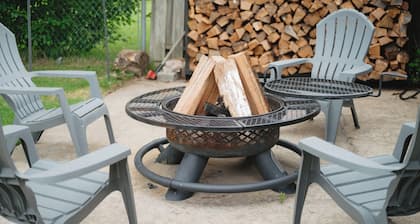 Near Razorback Stadium & Attractions, Firepit