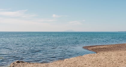 Holiday Home 'Pino' with Sea View and Air Conditioning