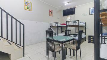 Vila | Cortinas blackout, ferros/tábuas de passar roupa, Wi-Fi de cortesia