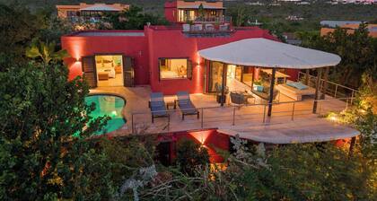 Villa Vista Blue with sea views and a tropical garden with private pool and clos