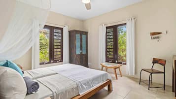 4 bedrooms, desk, iron/ironing board, WiFi