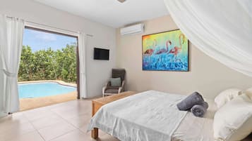 4 slaapkamers, een bureau, een strijkplank/strijkijzer, wifi