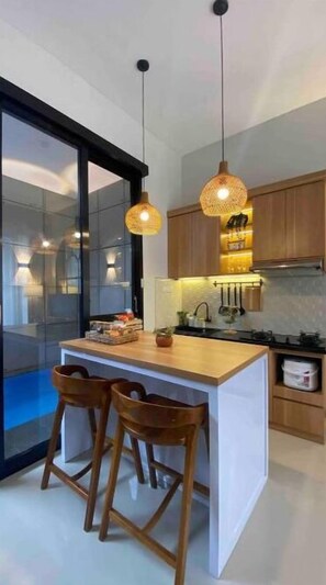 Kühlschrank, Mikrowelle