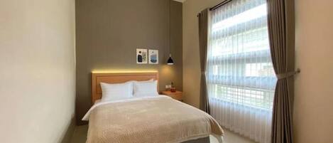 2 chambres, fer et planche à repasser, Wi-Fi, draps fournis