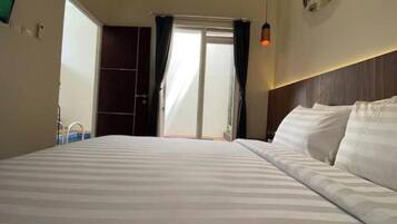 2 habitaciones, tabla de planchar con plancha, wifi y ropa de cama