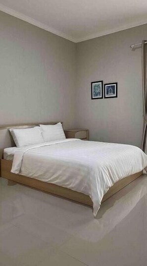 Ferros/tábuas de passar roupa, Wi-Fi, roupa de cama