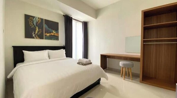 3 bedrooms, iron/ironing board, bed sheets