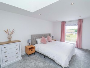 4 bedrooms, individually decorated, individually furnished, free WiFi