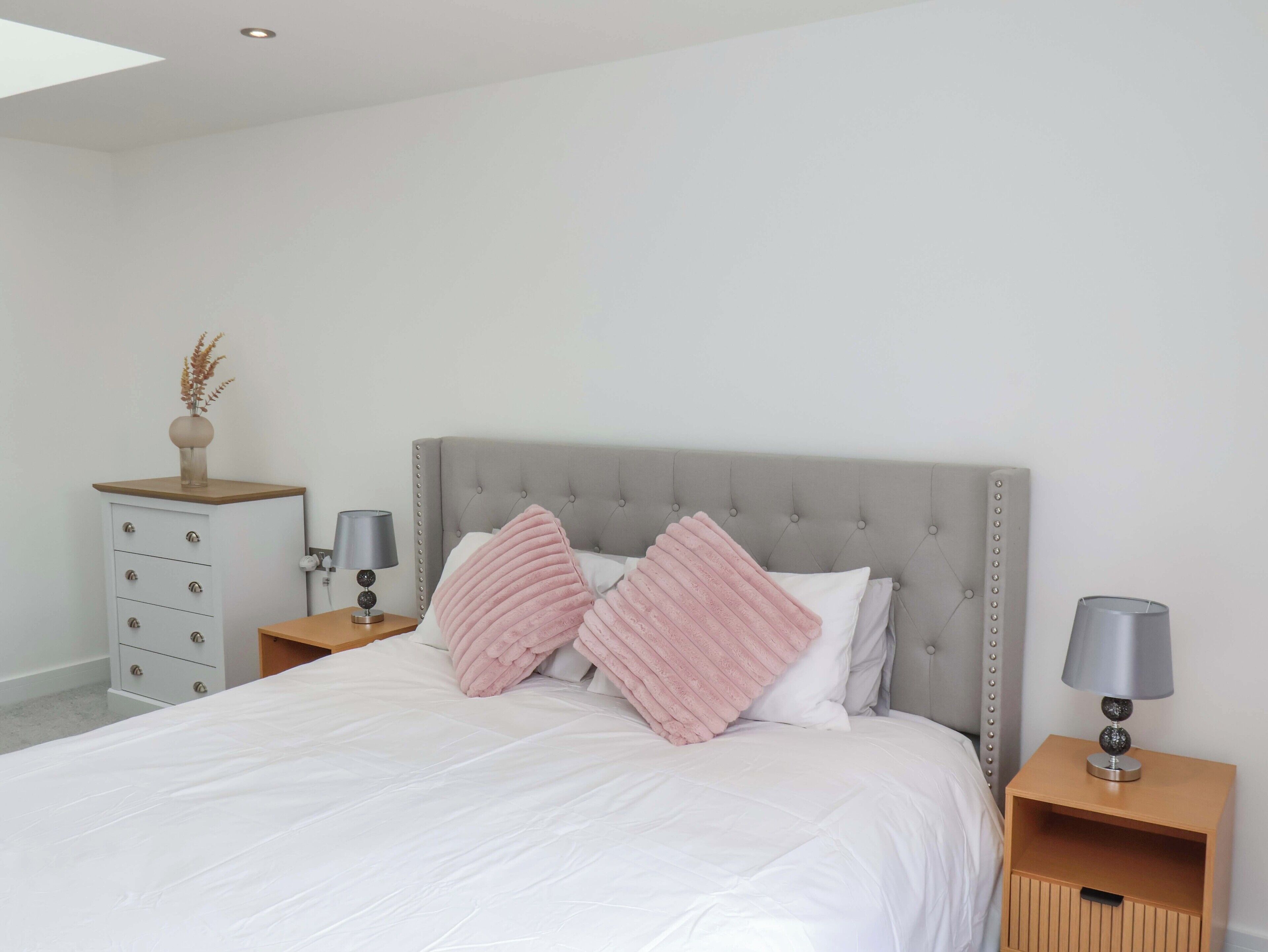 4 bedrooms, individually decorated, individually furnished, free WiFi