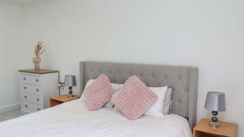 4 bedrooms, individually decorated, individually furnished, free WiFi