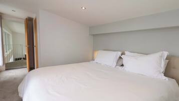 4 bedrooms, individually decorated, individually furnished, free WiFi