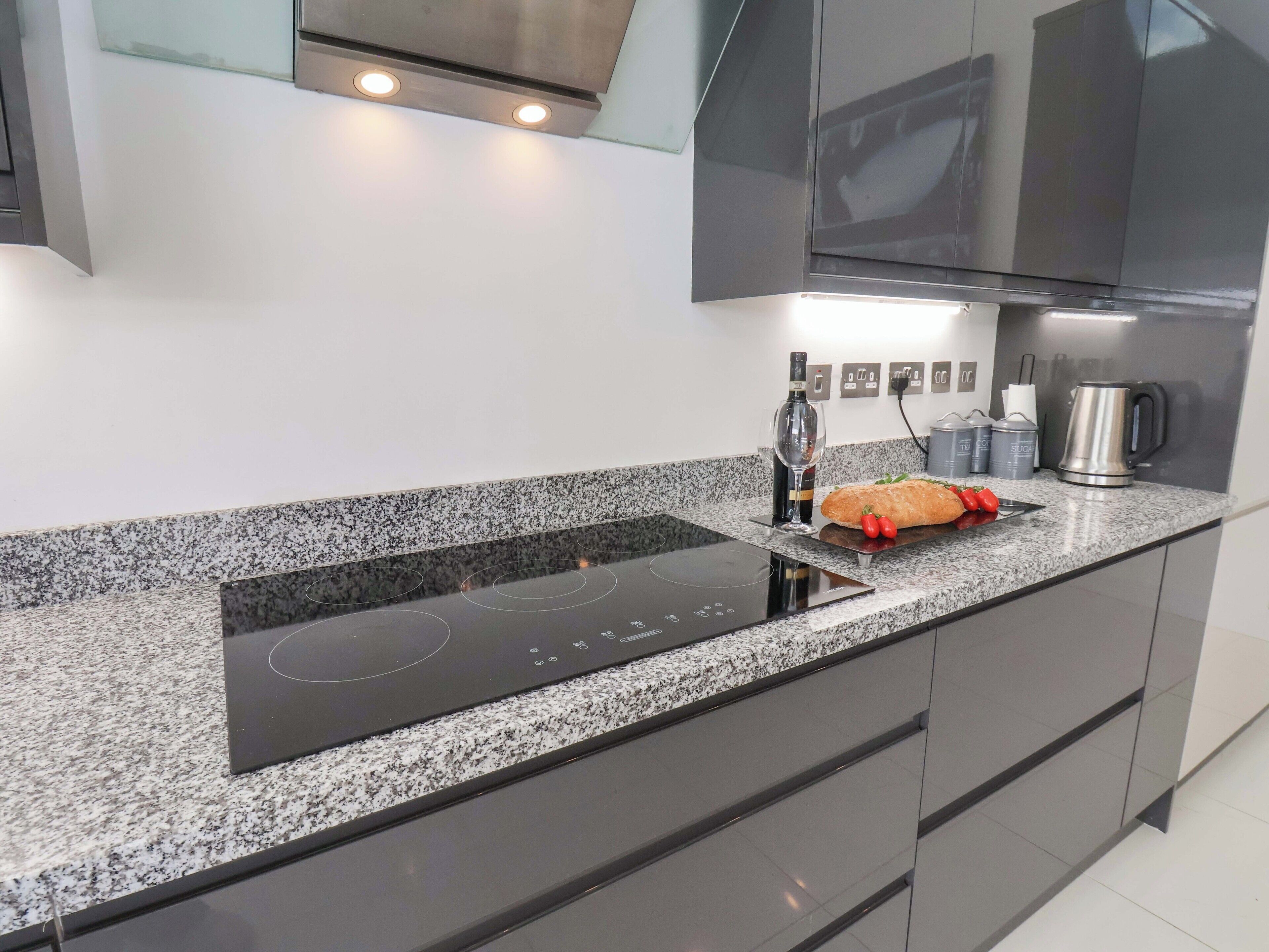 Dishwasher, cookware/dishes/utensils