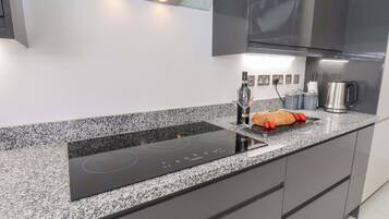 Dishwasher, cookware/dishes/utensils