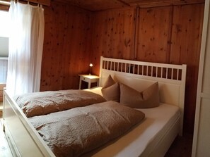3 bedrooms, individually furnished, iron/ironing board