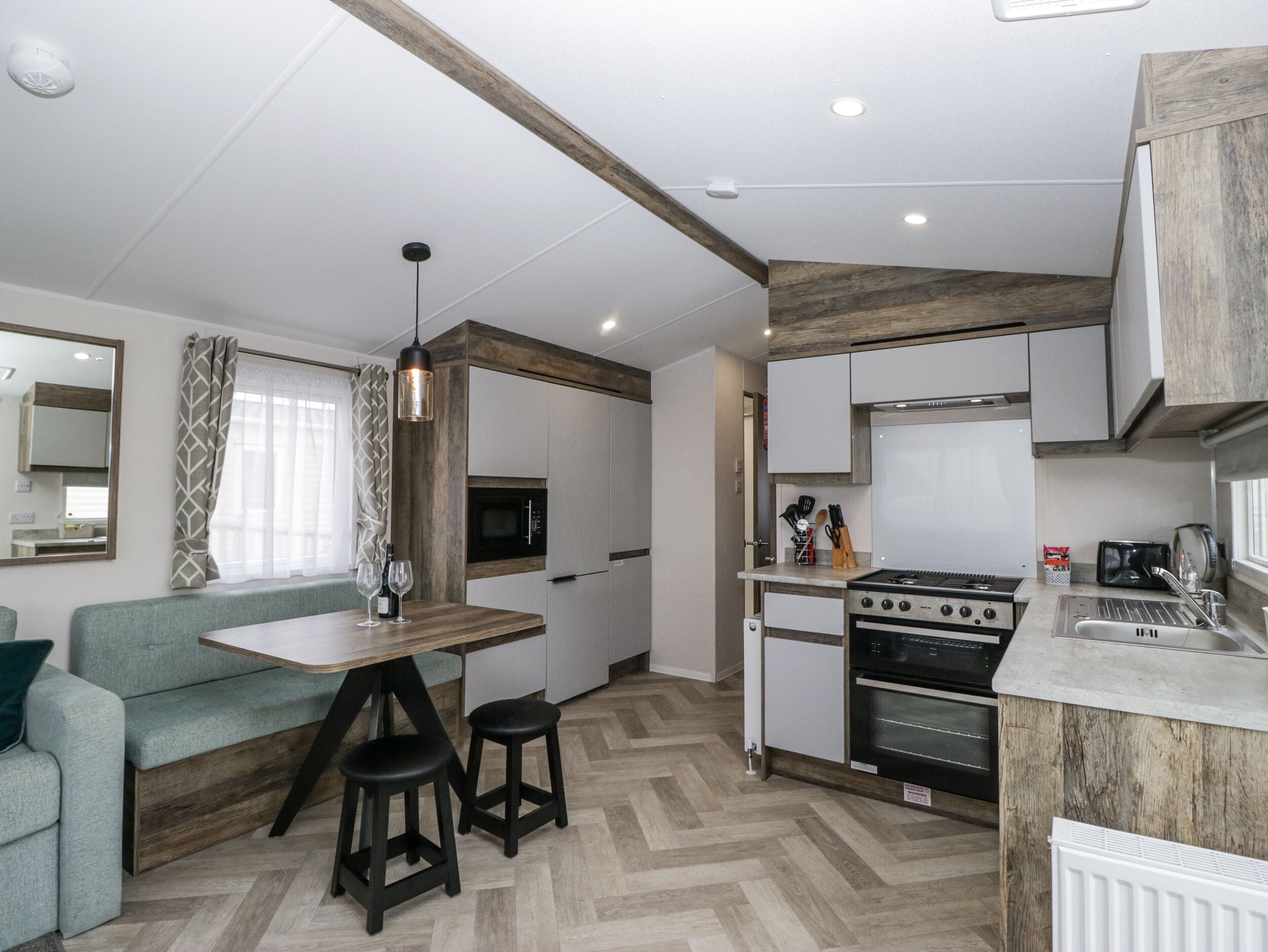 Køkkentøj/tallerkener/redskaber