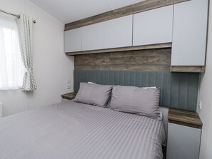 2 bedrooms, individually decorated, individually furnished, free WiFi