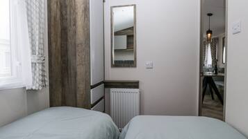 2 bedrooms, individually decorated, individually furnished, free WiFi