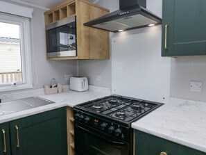 Cookware/dishes/utensils
