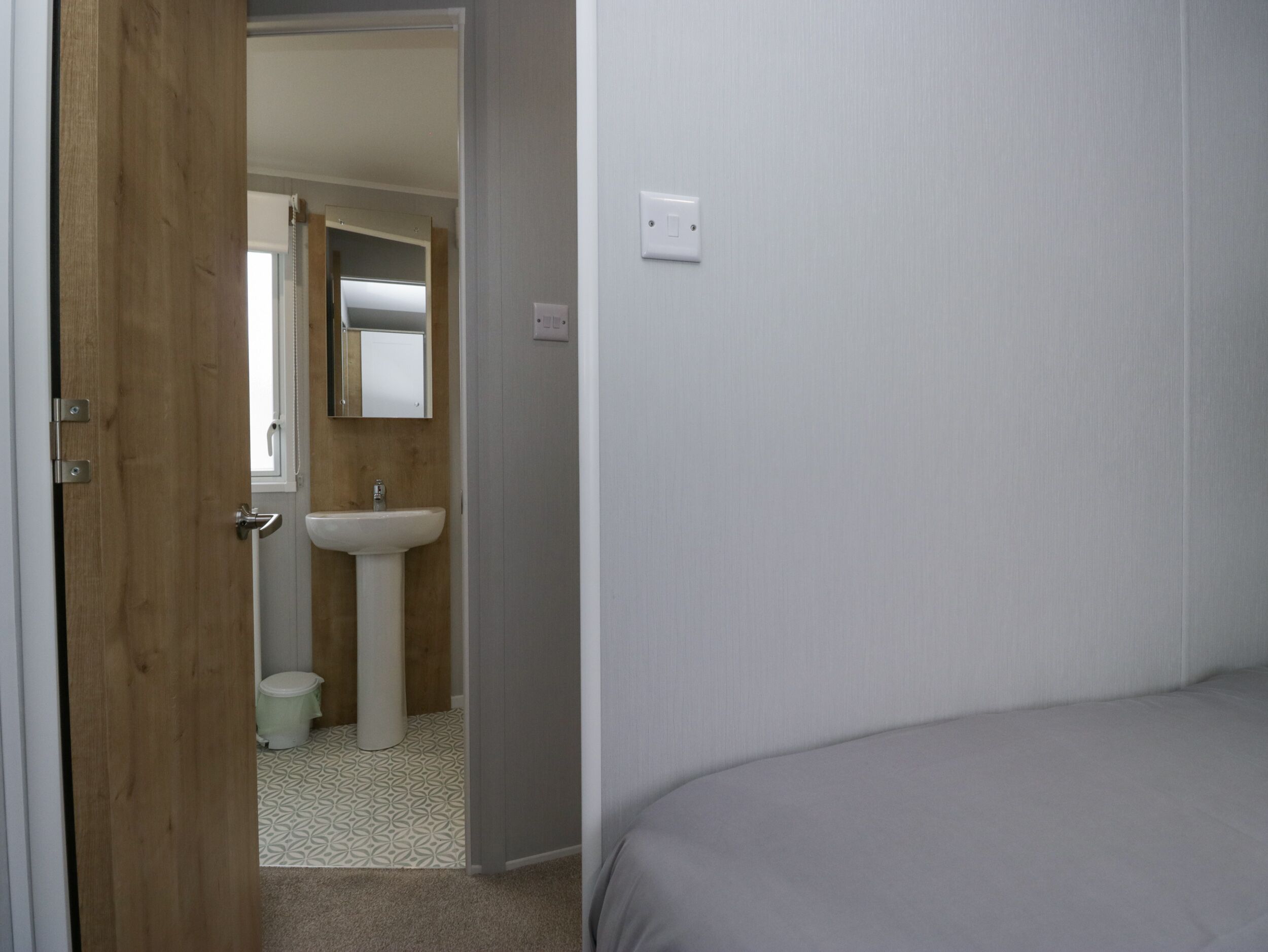 3 عدّة غرف نوم وبديكورات فريدة لكل غرفة وطراز فريد لكل وحدة