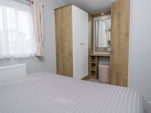 3 bedrooms, individually decorated, individually furnished, free WiFi