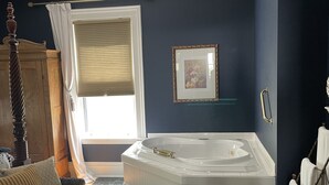 Bathroom - The Alfred Morris Gifford House has been lovingly renovated to anticipate the every need of travelers to the Finger Lakes area.  Located in the heart of the Historic District, the Inn is a short walk to restaurants, historical sites, shops, as well a (Canandaguia)