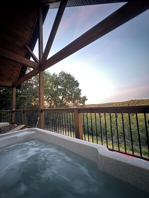 Outdoor spa tub - Private, Scenic, Cozy, and Romantic Cabin with Fireplace and Hot Tub for Two! (Harrison)