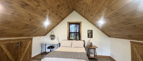 2 bedrooms, desk, free WiFi, bed sheets