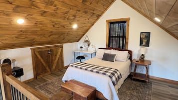 2 bedrooms, desk, free WiFi, bed sheets