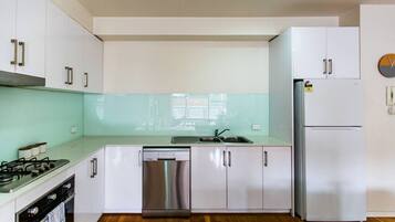 Fridge, microwave, oven, stovetop