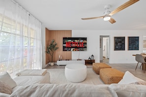 4 bedrooms, iron/ironing board, WiFi, bed sheets