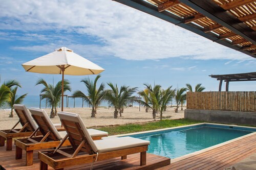 Casa Bamboo - Private Beach House