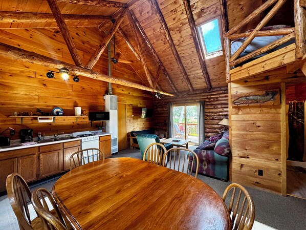 캐빈, 반려동물 동반 가능, 강 전망 | 전용 주방 | 냉장고, 전자레인지, 오븐, 쿡탑