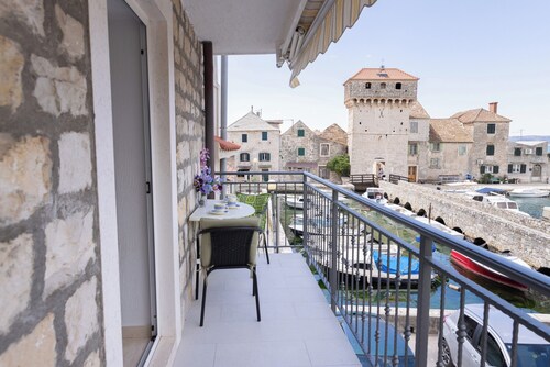 A1 Apartment Near Beach With two Balconies